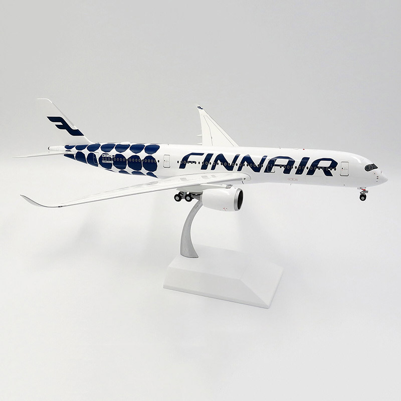 1: 200 scale 32.6CM Airbus 350 A350 aircraft passenger aircraft FINNAIR airline alloy model collectible die-cast toy collection 1: 200 scale 32.6CM Airbus 350 A350 aircraft passenger aircraft FINNAIR airline alloy model collectible die-cast toy collection