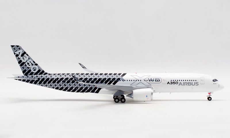 1:200 Air 350 A350-900 airplane aircraft plane alloy model with base landing gear collectible diecast toy collection
