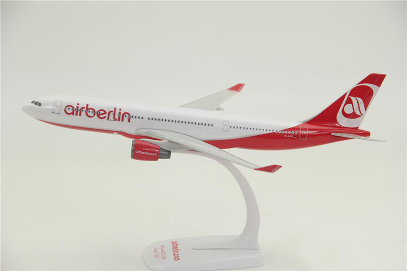 Aircraft 32CM1: 200 scale Airbus A330-200 model Air Berlin Air air route with base resin aircraft stand-up aircraft Aircraft 32CM1: 200 scale Airbus A330-200 model Air Berlin Air air route with base resin aircraft stand-up aircraft