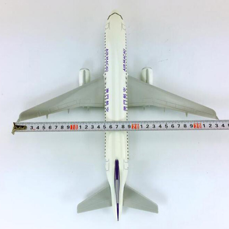 36CM 1:100 Scale Airbus A320-200 Air Airplane Macau airlines model W base aircraft collectible display Plastic plane collection