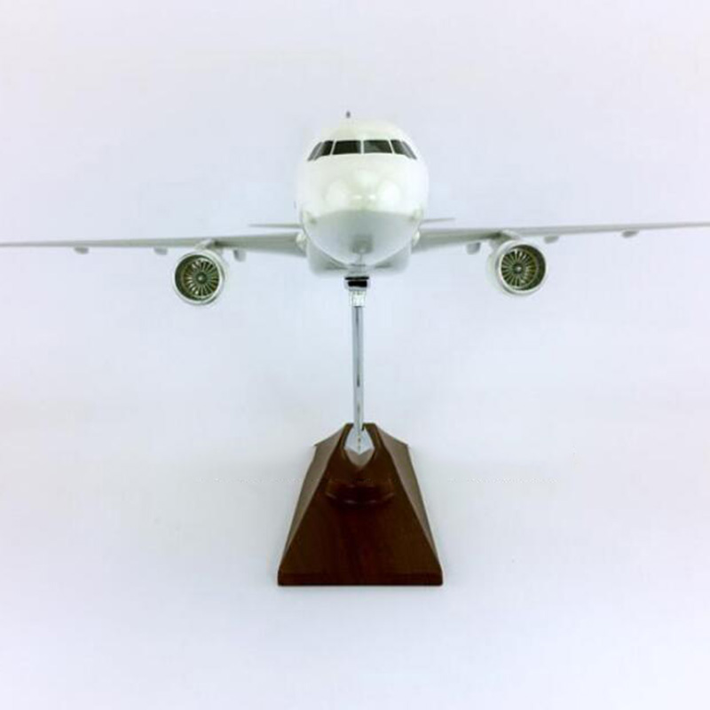 36CM 1:100 Scale Airbus A320-200 Air Airplane Macau airlines model W base aircraft collectible display Plastic plane collection