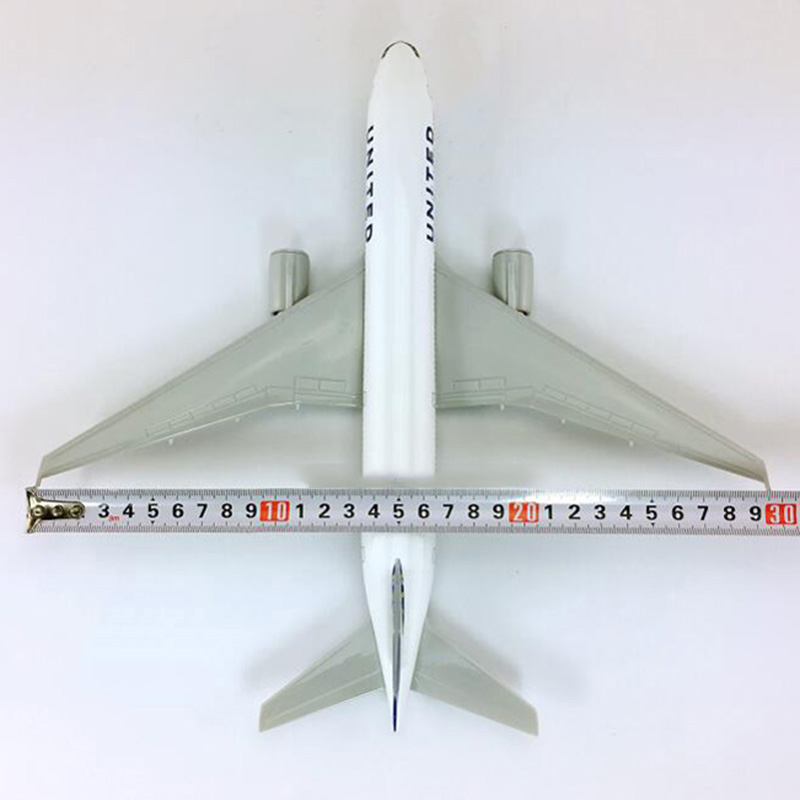 32cm aircraft Boeing 777-300 big United airlines airplane model diecast plastic With base alloy plane gifts for display kids 32cm aircraft Boeing 777-300 big United airlines airplane model diecast plastic With base alloy plane gifts for display kids