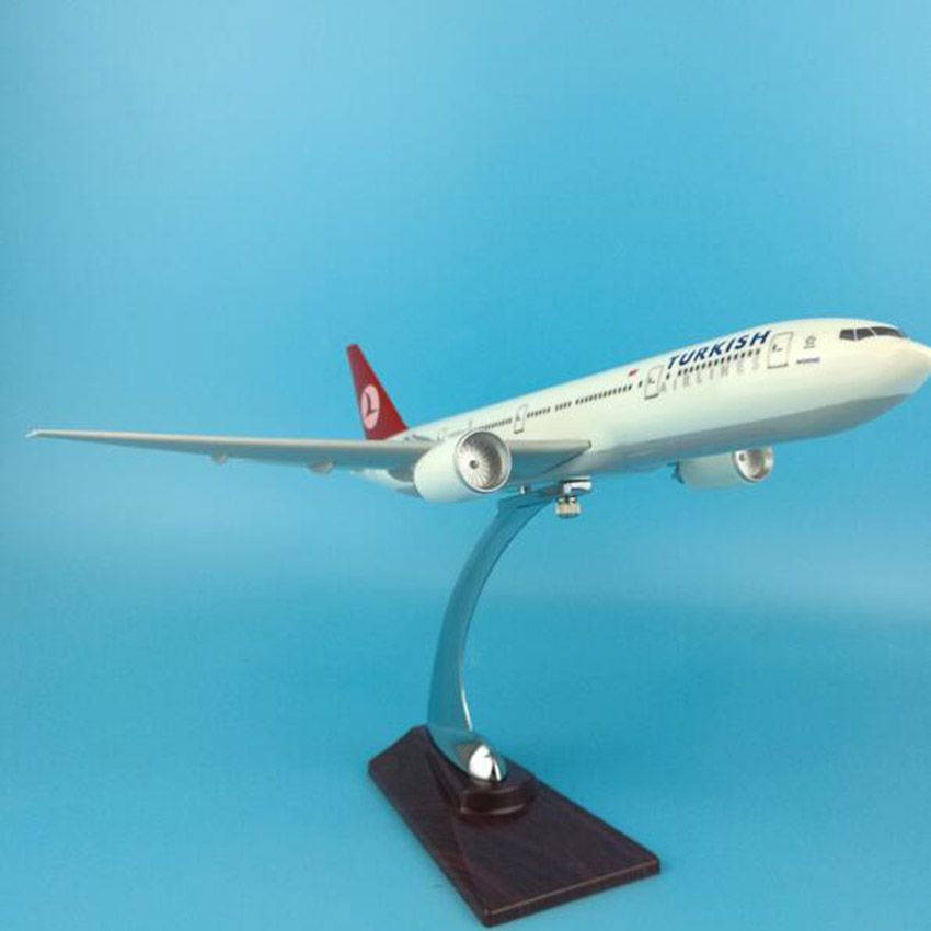 1:200 Scale Boeing B777 32CM Turkish Simulation Aircraft model Turkey airline alloy aircraft toy W base Plastic planecollectible