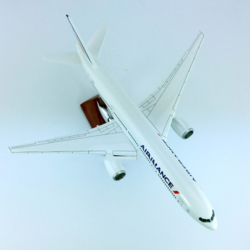 30CM simulation Aircraft 1:200 Boeing B777-200 model Air France airlines airplane W base plastic diecast alloy plane collectible