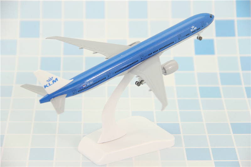 18CM Diecast 1:400 Scale Alloy Aircraft B777 Model Air KLM Airplane with Base Landing Gear Plane Display Toy Model Collection 18CM Diecast 1:400 Scale Alloy Aircraft B777 Model Air KLM Airplane with Base Landing Gear Plane Display Toy Model Collection