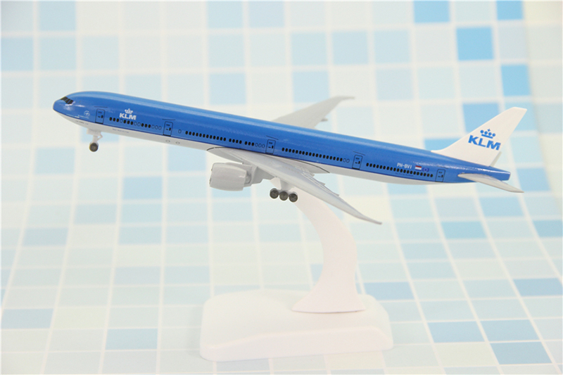 18CM Diecast 1:400 Scale Alloy Aircraft B777 Model Air KLM Airplane with Base Landing Gear Plane Display Toy Model Collection 18CM Diecast 1:400 Scale Alloy Aircraft B777 Model Air KLM Airplane with Base Landing Gear Plane Display Toy Model Collection