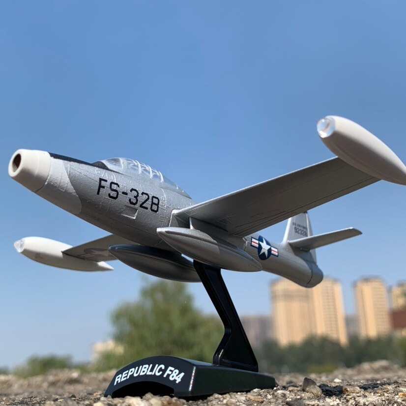1:100 Scale American F84 Thunder Fighter Alloy Military Aviation Aircraft Model Collectible Gift Metal Diecast Models Toy 1:100 Scale American F84 Thunder Fighter Alloy Military Aviation Aircraft Model Collectible Gift Metal Diecast Models Toy
