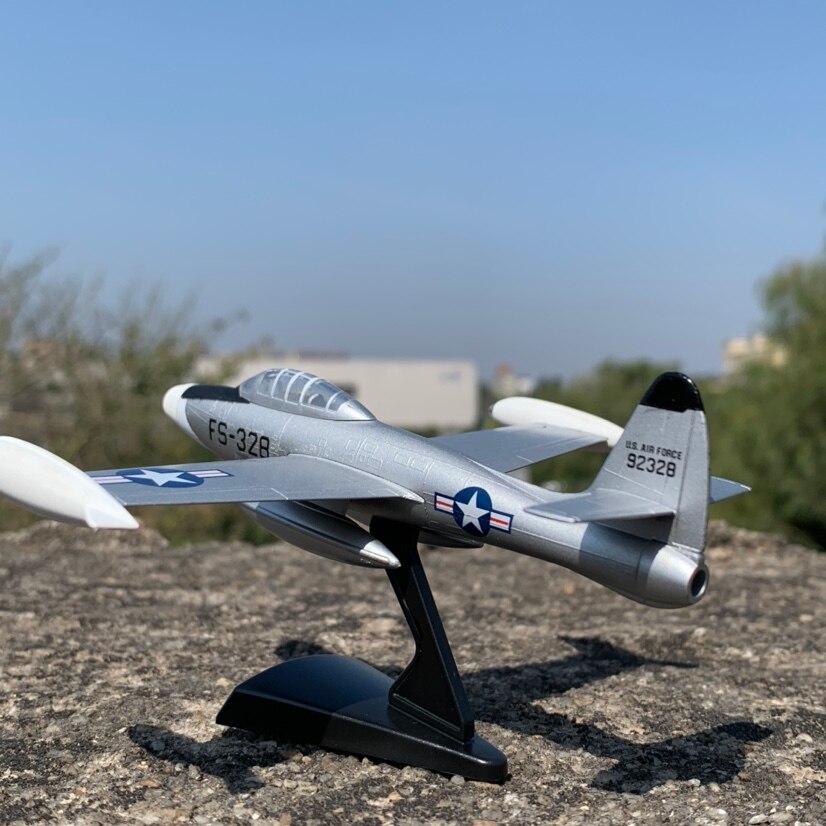 1:100 Scale American F84 Thunder Fighter Alloy Military Aviation Aircraft Model Collectible Gift Metal Diecast Models Toy 1:100 Scale American F84 Thunder Fighter Alloy Military Aviation Aircraft Model Collectible Gift Metal Diecast Models Toy