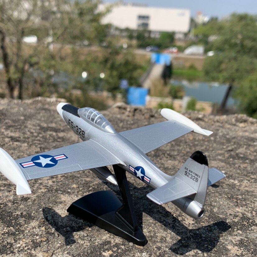 1:100 Scale American F84 Thunder Fighter Alloy Military Aviation Aircraft Model Collectible Gift Metal Diecast Models Toy 1:100 Scale American F84 Thunder Fighter Alloy Military Aviation Aircraft Model Collectible Gift Metal Diecast Models Toy