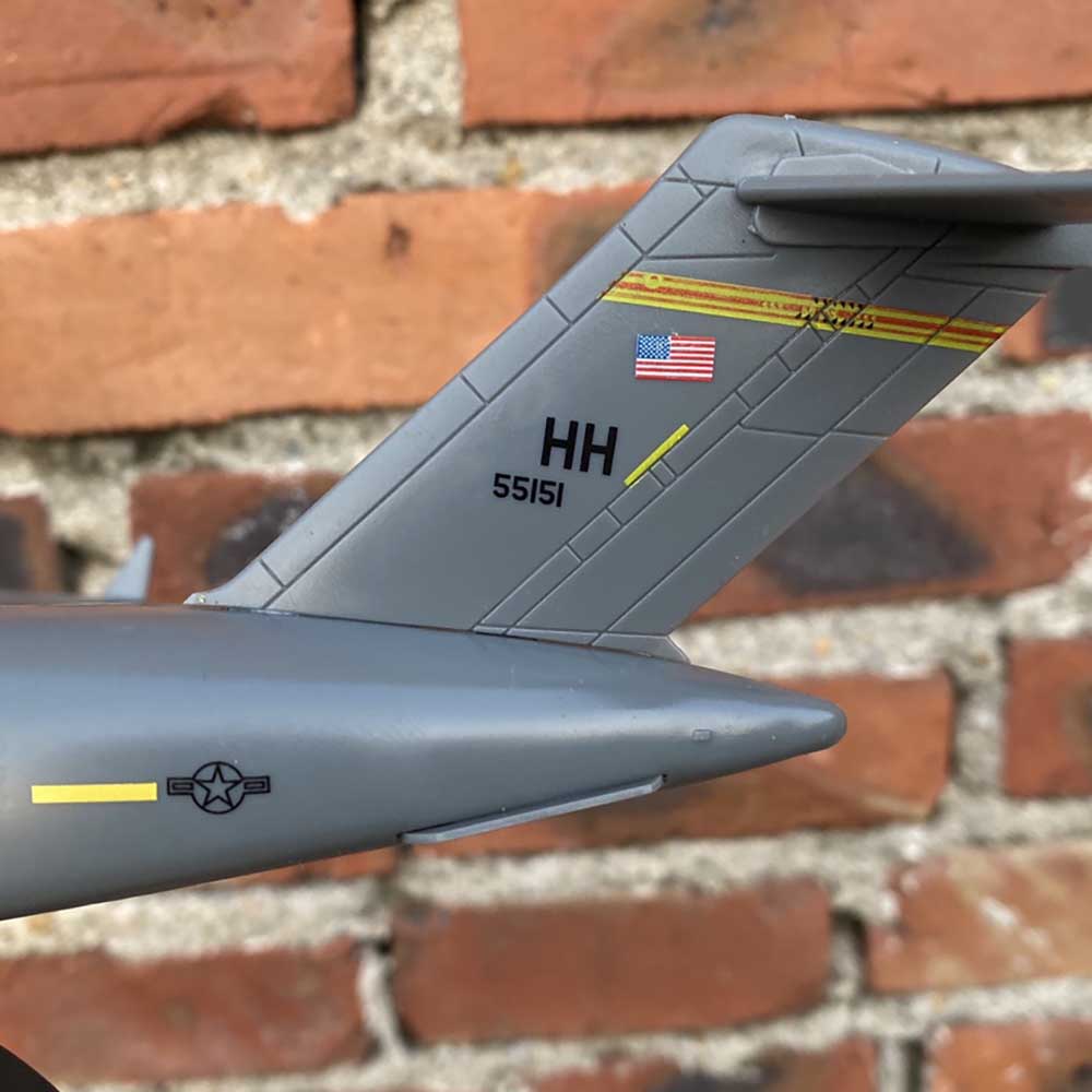 1:200 Scale U.S. Air Globe Overlord C-17 Alloy Military Transport Aircraft Model Metal Toy Collectible Gift Souvenir Display 1:200 Scale U.S. Air Globe Overlord C-17 Alloy Military Transport Aircraft Model Metal Toy Collectible Gift Souvenir Display