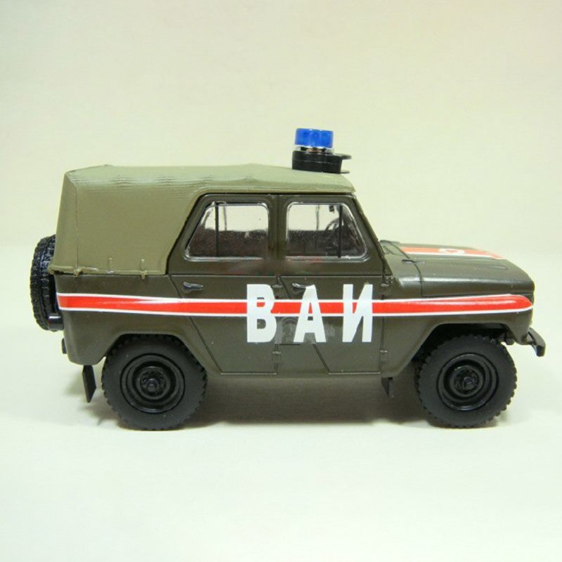 Diecast 1:43 Scale Ya3-468 Former Soviet Union Russian Police Car Model Alloy Toy Model Metal Vehicle Collection Souvenir
