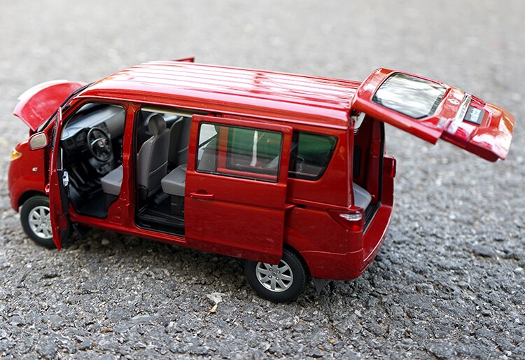 Die-cast 1:18 Scale Changan Taurus Van Micro-surface Simulation Alloy Car Model Collection Static Decoration Child Birthday Gift Die-cast 1:18 Scale Changan Taurus Van Micro-surface Simulation Alloy Car Model Collection Static Decoration Child Birthday Gift