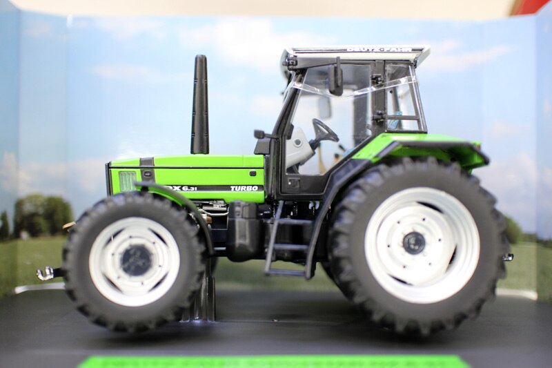 Diecasting 1:32 Scale Deutz Tractor Agricultural Machinery Model Alloy Simulation Engineering Truck Towed Static Decoration Gift Diecasting 1:32 Scale Deutz Tractor Agricultural Machinery Model Alloy Simulation Engineering Truck Towed Static Decoration Gift
