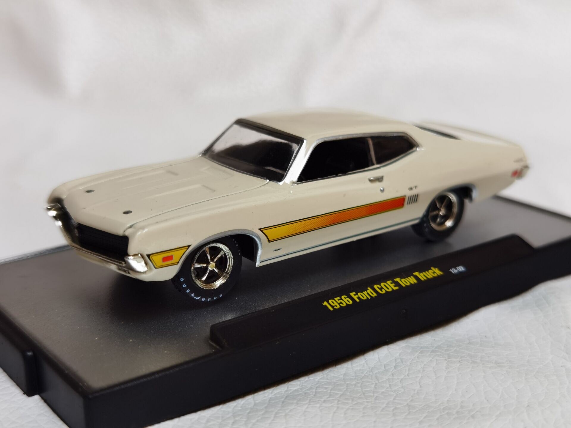 Die-casting 1:64 Scale Ford Coe Tow Truck 1956 Collection Car Model Children Playing Alloy Simulation Car Souvenirs In Stock