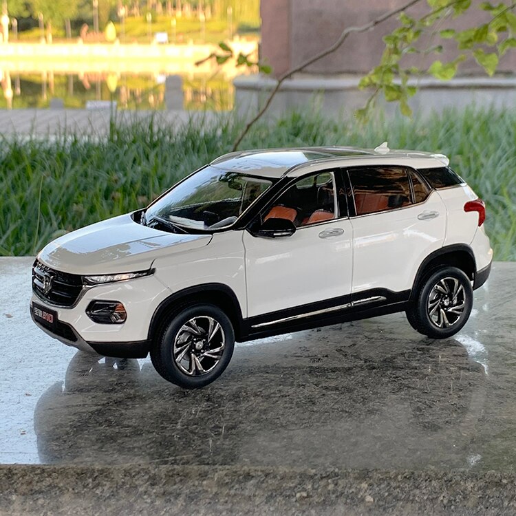 Die-cast 1:18 Scale Baojun 530 510 Off-road Suv Alloy Simulation Car Model Adult Collection Toys Kids Holiday Gifts Static Car Die-cast 1:18 Scale Baojun 530 510 Off-road Suv Alloy Simulation Car Model Adult Collection Toys Kids Holiday Gifts Static Car