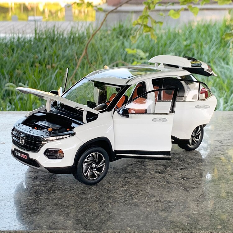 Die-cast 1:18 Scale Baojun 530 510 Off-road Suv Alloy Simulation Car Model Adult Collection Toys Kids Holiday Gifts Static Car Die-cast 1:18 Scale Baojun 530 510 Off-road Suv Alloy Simulation Car Model Adult Collection Toys Kids Holiday Gifts Static Car