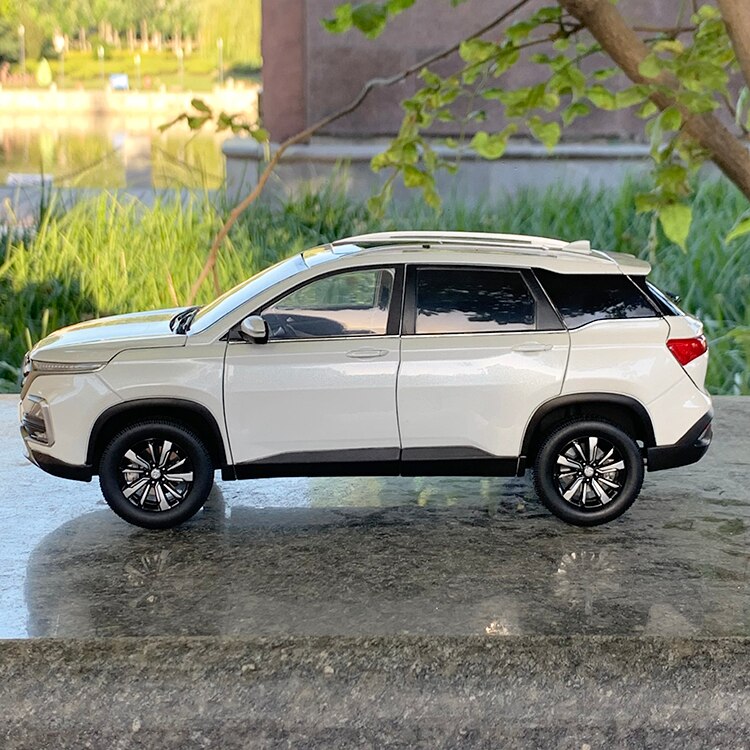 Die-cast 1:18 Scale Baojun 530 510 Off-road Suv Alloy Simulation Car Model Adult Collection Toys Kids Holiday Gifts Static Car Die-cast 1:18 Scale Baojun 530 510 Off-road Suv Alloy Simulation Car Model Adult Collection Toys Kids Holiday Gifts Static Car