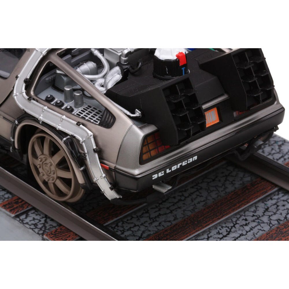 Diecast 1/18 DMC12 Railway Collection Edition Returns To The Future Simulation Die-Cast Alloy Car Model Vehicle Toys Gifts Show