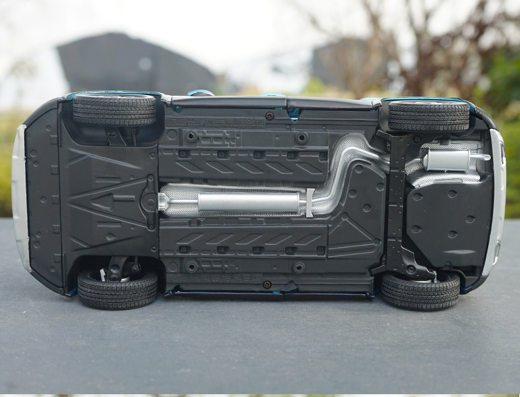 Diecast 1:18 Scale AlloySUV Simulation Car Model Metal Diecast Toys Vehicle for Collection Gift Collectible Souvenir Display