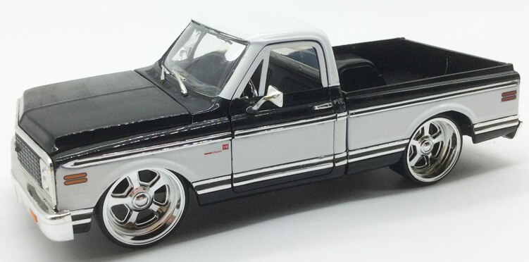 1:24 Scale 1972 Chevrolet Classic Pickup Truck Die-cast Alloy Simulation Car Toy Model Collection Decorative Ornaments Display 1:24 Scale 1972 Chevrolet Classic Pickup Truck Die-cast Alloy Simulation Car Toy Model Collection Decorative Ornaments Display