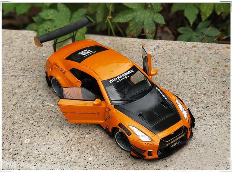 2020 Nissan Gtr R35 Type 2 Lbwk 1:18 Scale Alloy Simulation Car Die-casting Model Boy Toy Furniture Decoration Art Souvenir Gift