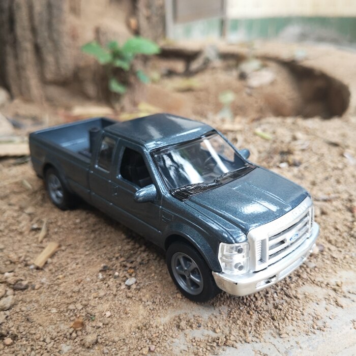 Diecast 1/43 Scale Alloy Simulation F-250 Car Model Die-cast Toys Adult Children Boys Gifts Collection Display Souvenir Display Diecast 1/43 Scale Alloy Simulation F-250 Car Model Die-cast Toys Adult Children Boys Gifts Collection Display Souvenir Display