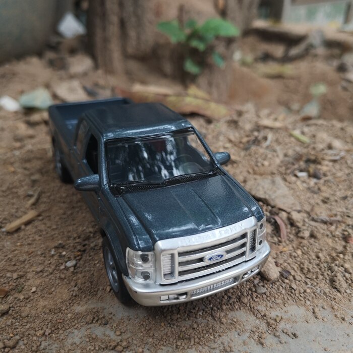 Diecast 1/43 Scale Alloy Simulation F-250 Car Model Die-cast Toys Adult Children Boys Gifts Collection Display Souvenir Display Diecast 1/43 Scale Alloy Simulation F-250 Car Model Die-cast Toys Adult Children Boys Gifts Collection Display Souvenir Display