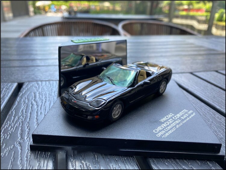 Sports Car Model 1:43 Scale Chevrolet Corvette Convertible 1999 Alloy Simulation Family Car Model Collection Gift Child Toys Hot Sports Car Model 1:43 Scale Chevrolet Corvette Convertible 1999 Alloy Simulation Family Car Model Collection Gift Child Toys Hot