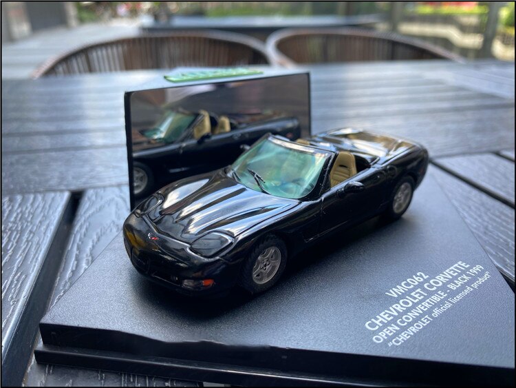 Sports Car Model 1:43 Scale Chevrolet Corvette Convertible 1999 Alloy Simulation Family Car Model Collection Gift Child Toys Hot Sports Car Model 1:43 Scale Chevrolet Corvette Convertible 1999 Alloy Simulation Family Car Model Collection Gift Child Toys Hot