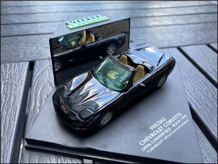 Sports Car Model 1:43 Scale Chevrolet Corvette Convertible 1999 Alloy Simulation Family Car Model Collection Gift Child Toys Hot Sports Car Model 1:43 Scale Chevrolet Corvette Convertible 1999 Alloy Simulation Family Car Model Collection Gift Child Toys Hot