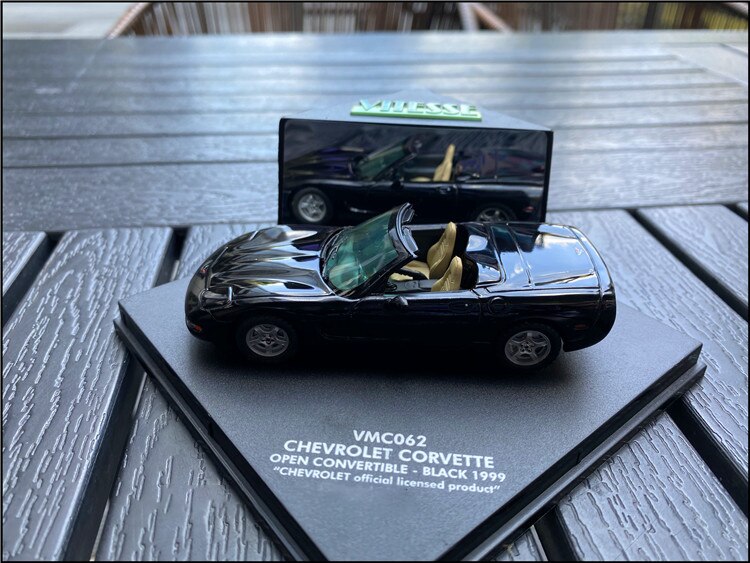 Sports Car Model 1:43 Scale Chevrolet Corvette Convertible 1999 Alloy Simulation Family Car Model Collection Gift Child Toys Hot Sports Car Model 1:43 Scale Chevrolet Corvette Convertible 1999 Alloy Simulation Family Car Model Collection Gift Child Toys Hot
