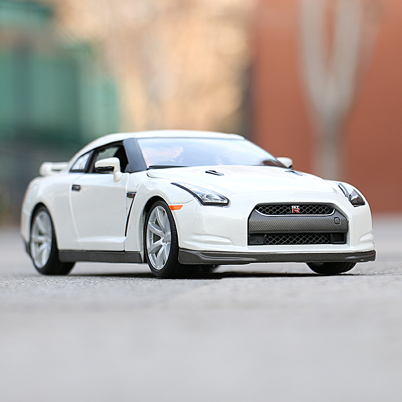 Bburago Diecast 1:18 Scale Alloy Car Model Nissan GTR R35 Ares Sports Car Simulation Collection Souvenir Gift Toys vehicle Bburago Diecast 1:18 Scale Alloy Car Model Nissan GTR R35 Ares Sports Car Simulation Collection Souvenir Gift Toys vehicle