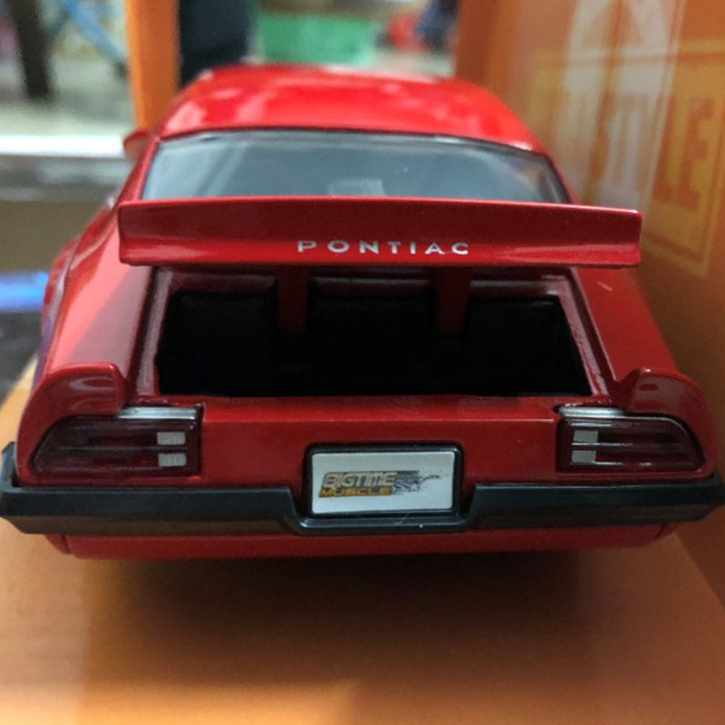 Diecast 1:24 Scale Classic Racing Car High Simulation 1972 Pontiac Firebird Diecast Alloy Metal Sports Car Vehicle Model Toy