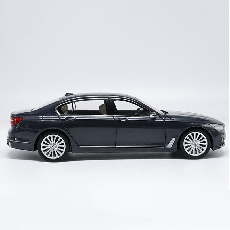 28CM Diecast 1/18 Scale Car Model Diecast Alloy Toys All New 7 Series 750 Li Car Auto Models 750Li for Collection Gifts Display