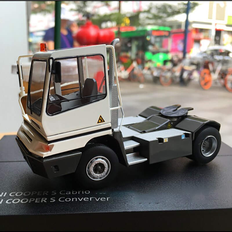 1:50 Scale TERBERG Electric Truck Tractor Alloy Simulation Engineering Transporter Model Toy Gift Collection Souvenir White