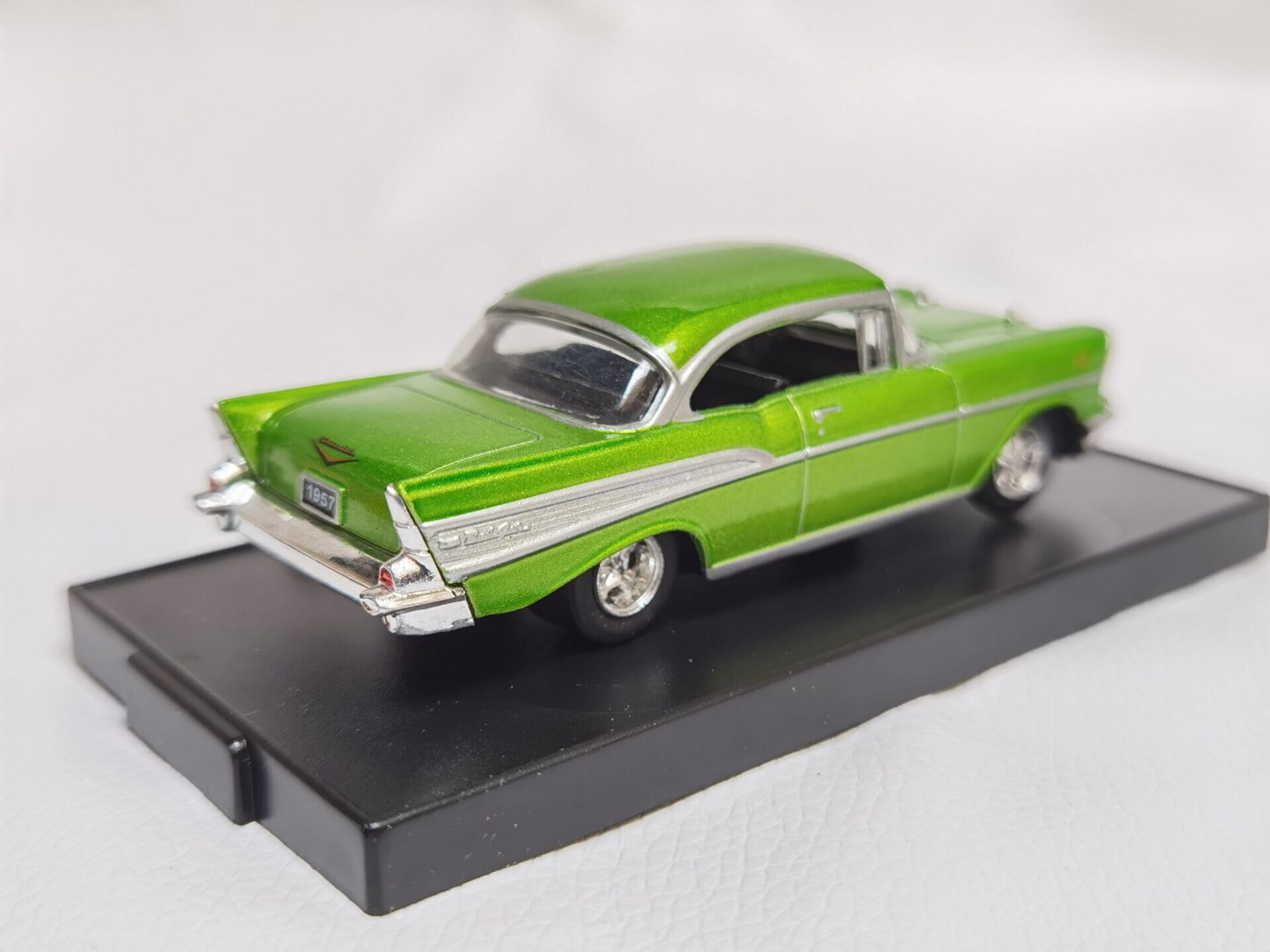 In Stock 1:64 Chevrolet Bel Air 1957 Car Alloy Model Simulation Die-cast Green Children's Toys Vehicle Gift Collection Ornaments In Stock 1:64 Chevrolet Bel Air 1957 Car Alloy Model Simulation Die-cast Green Children's Toys Vehicle Gift Collection Ornaments
