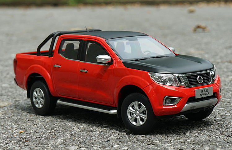 1:18 Scale NISSAN NAVARA Off-road Truck Pickup Simulation Alloy Truck Static Die-casting Model Decoration Christmas Gift Hot