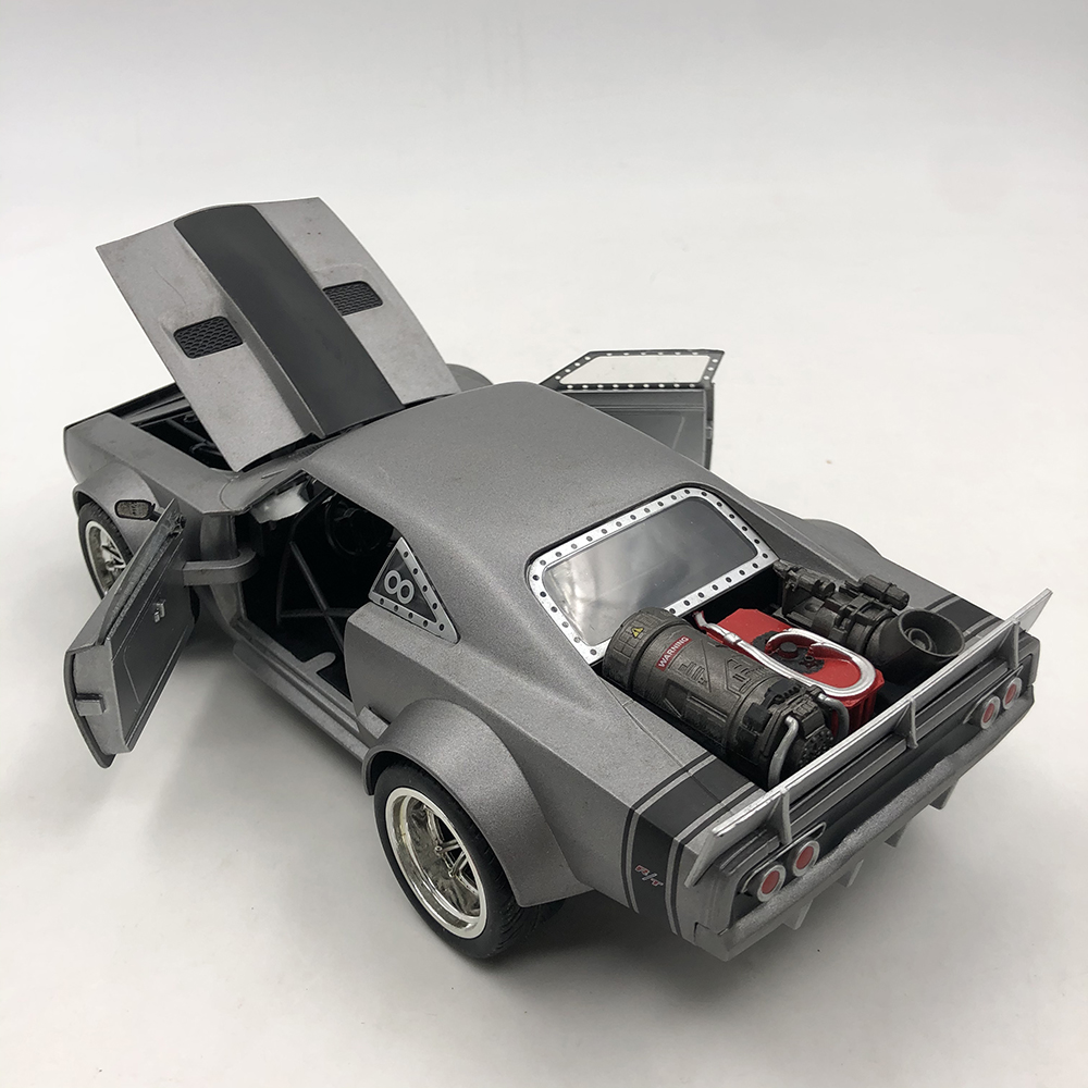 1:24 Scale F8 Muscle Chariot War Horse Supercar Model Metal Alloy Diecast Vehicle for Collectible Gift Souvenir Display Show