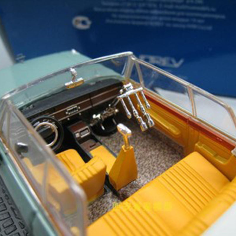 Diecast Alloy 1/43 Scale 1974 Soviet Union Zil 117B President Review Car Retro Simulation Vehicle Model Collection Toys Car