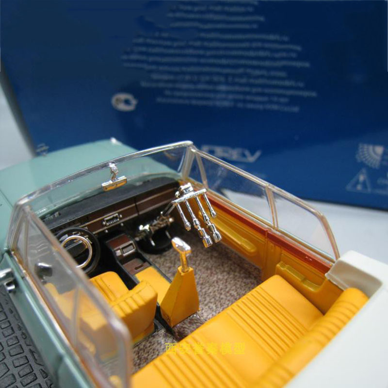 Diecast Alloy 1/43 Scale 1974 Soviet Union Zil 117B President Review Car Retro Simulation Vehicle Model Collection Toys Car