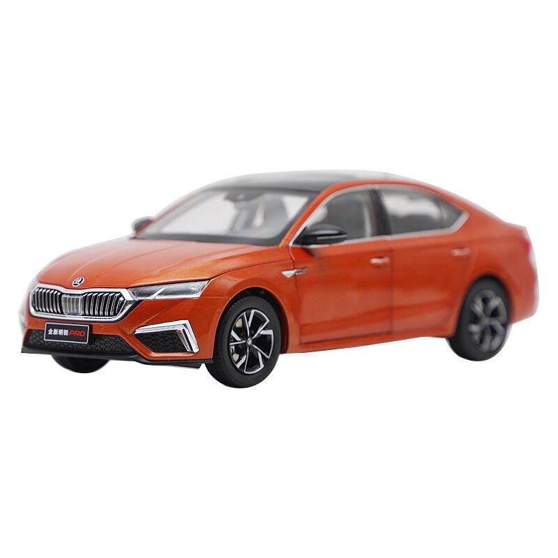 1:18 Scale SAIC Skoda Alloy Car Die-Cast Model New Octavia PRO Car Model 2021 Collectible Decoration Gift Toy Car