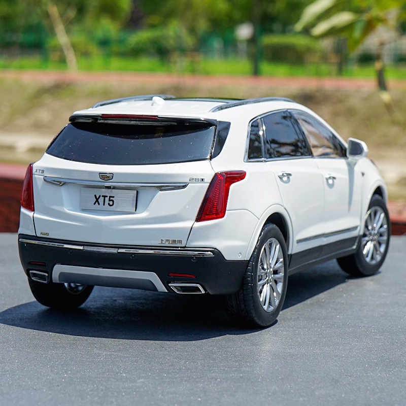 XT5 car 1:18 scale alloy die-cast SUV simulation metal car sports car model children's toy adult gift indoor display collection XT5 car 1:18 scale alloy die-cast SUV simulation metal car sports car model children's toy adult gift indoor display collection