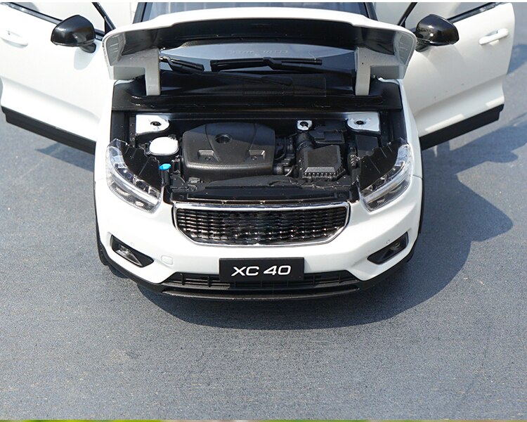 Die-cast 1:18 Scale XC40 SUV Alloy Simulation Car Model White Classic Style Collection Toy Car Fan Gift Static Decorations Hot Die-cast 1:18 Scale XC40 SUV Alloy Simulation Car Model White Classic Style Collection Toy Car Fan Gift Static Decorations Hot