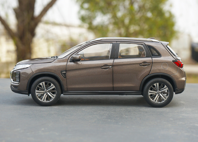 1:18 Scale Diecast Alloy Mitsubishi Car Model Adult Collection Vehicle Decoration Ornaments Display Souvenir Collectible Gifts 1:18 Scale Diecast Alloy Mitsubishi Car Model Adult Collection Vehicle Decoration Ornaments Display Souvenir Collectible Gifts