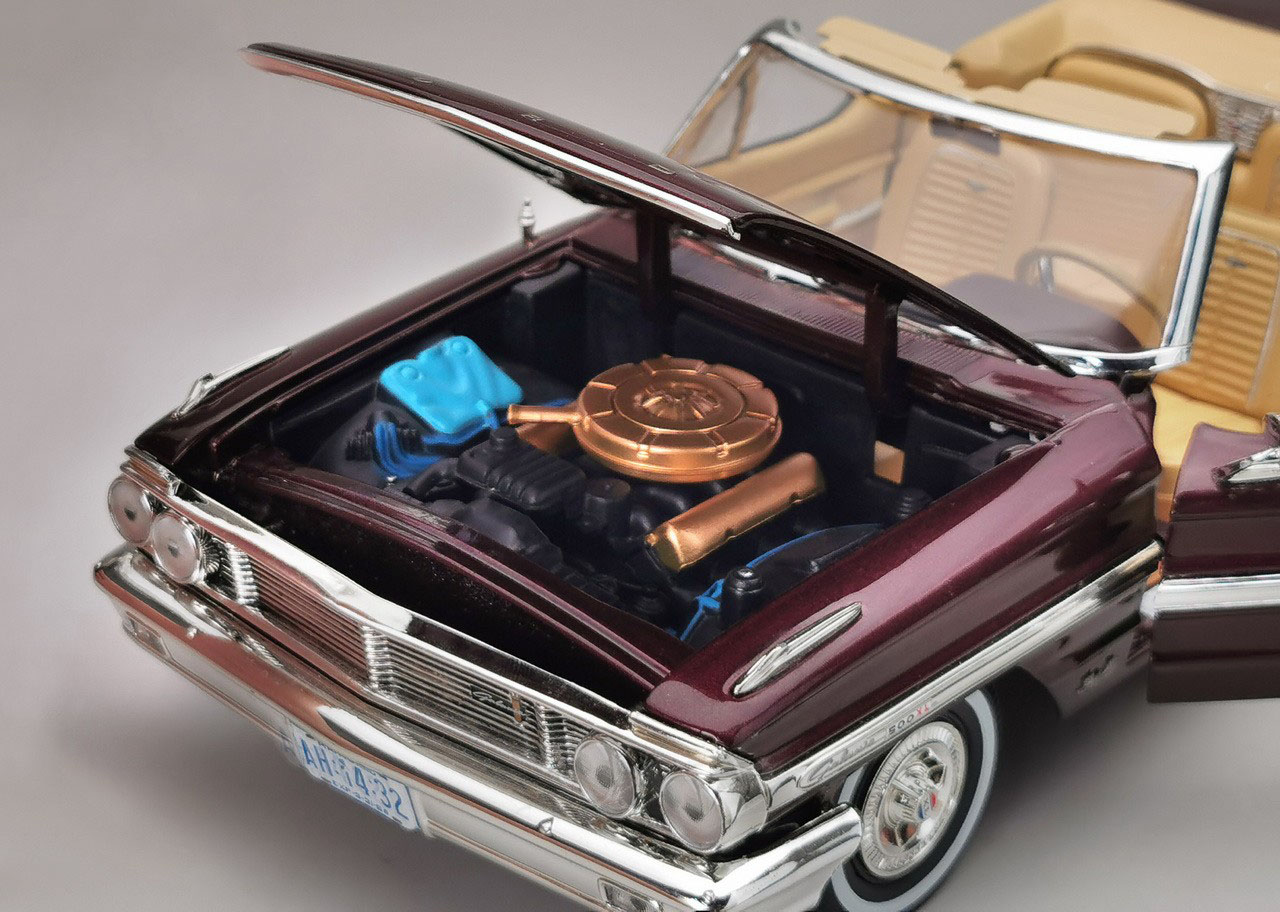 1/18 Scale Diecast Alloy Model Car 1964 Ford 500XL Adult Collection Decoration Souvenir Ornaments Display Vehicle Toys Gift