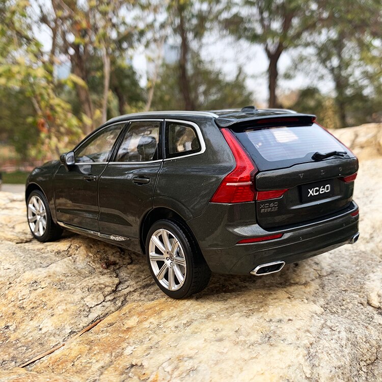 Die-casting 1/18 Scale Brand New XC60 Sports Car Alloy Simulation Static Toy Model Ornaments Adult & Children Gift Collection