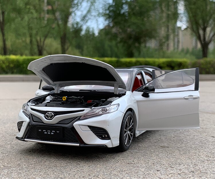 1/18 Scale Gac Toyota's New Eighth-generation Camry Sports Alloy Simulation Die-casting Car Model Collection Gift Boy Toy Car 1/18 Scale Gac Toyota's New Eighth-generation Camry Sports Alloy Simulation Die-casting Car Model Collection Gift Boy Toy Car