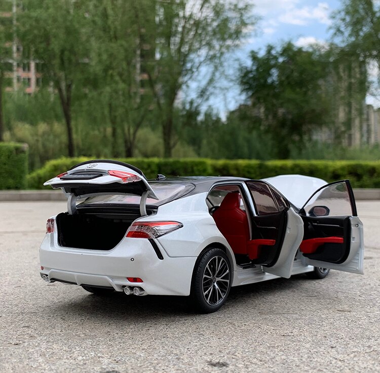1/18 Scale Gac Toyota's New Eighth-generation Camry Sports Alloy Simulation Die-casting Car Model Collection Gift Boy Toy Car 1/18 Scale Gac Toyota's New Eighth-generation Camry Sports Alloy Simulation Die-casting Car Model Collection Gift Boy Toy Car