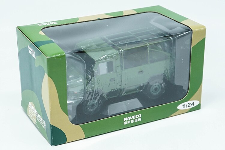 Die-casting 1:24 Scale IVECO Military Vehicle NJ2046 Off-road Vehicle Alloy Simulation Car Collection Model Static Decoration