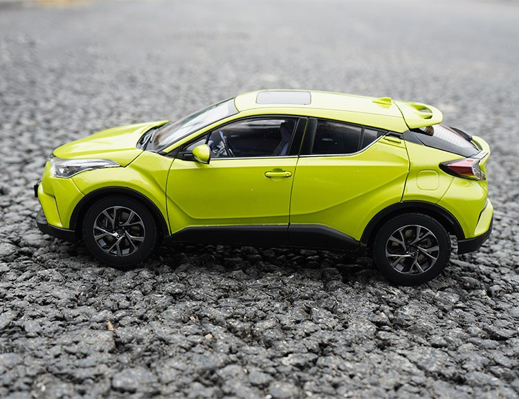 Christmas Gift Diecast Car Model 1:18 Scale C-HR CHR Car Model Simulation Alloy Car Model Decoration Collection Toy Car In Stock Christmas Gift Diecast Car Model 1:18 Scale C-HR CHR Car Model Simulation Alloy Car Model Decoration Collection Toy Car In Stock